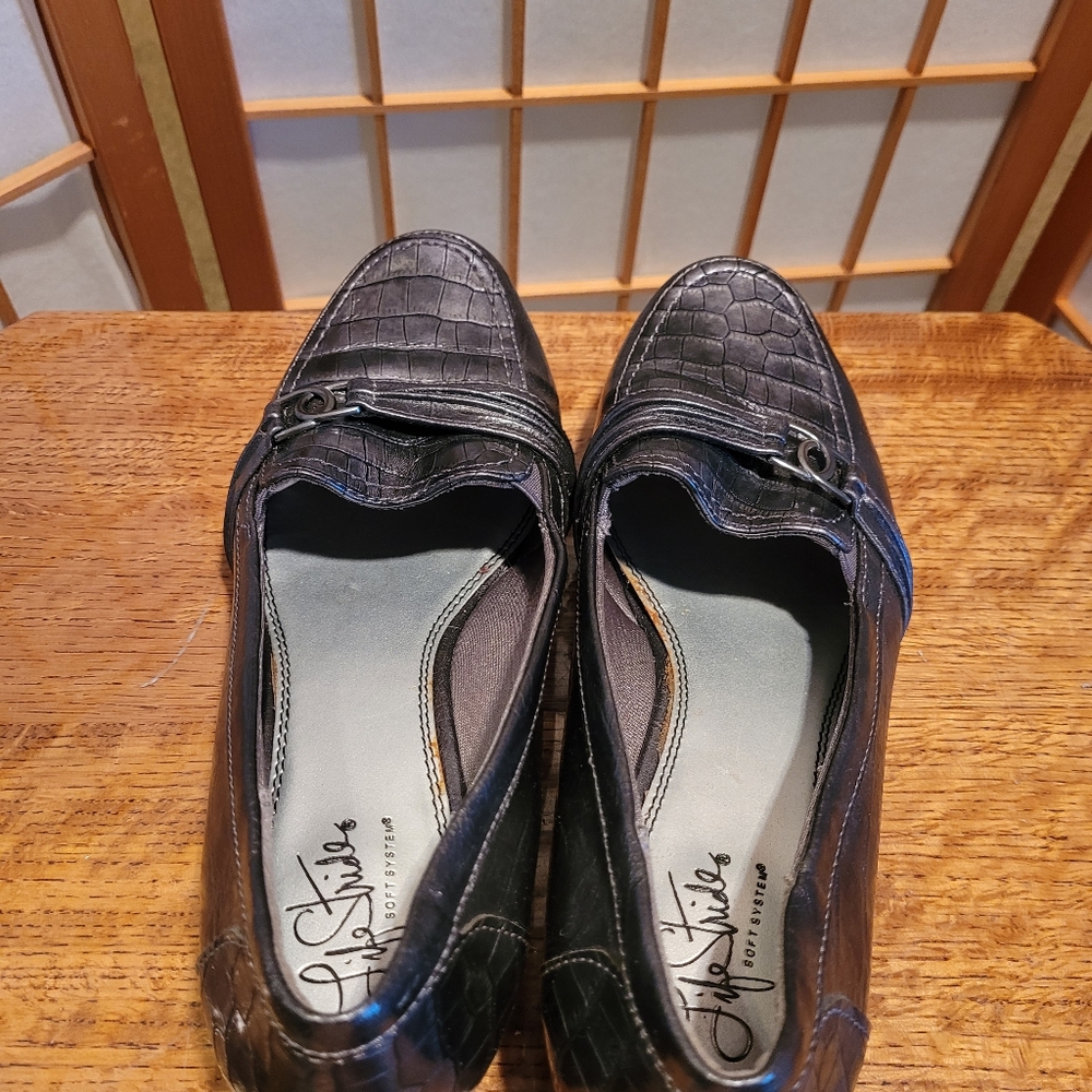 Flats - Picture 7 of 11